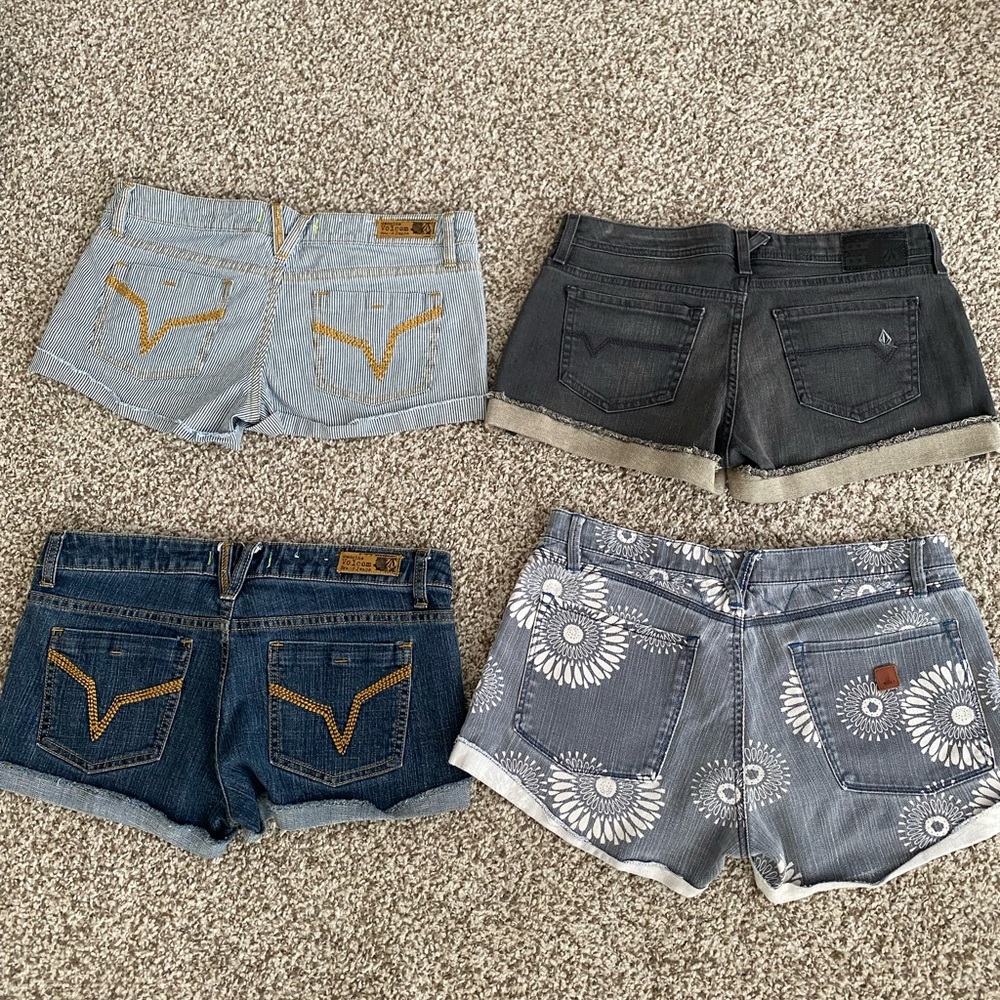 4 pairs of jean shorts lot size 7 volcom roxy - Picture 4 of 4